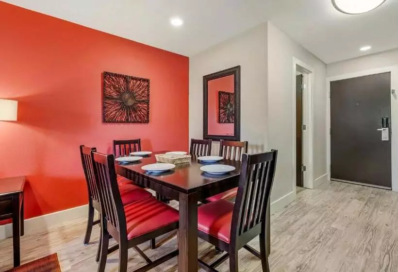 آپارتمان 1 خوابه با چشم‌انداز استخر, Polynesian Hotel & Suites Wisconsin Dells/lake Delton