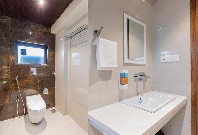 带按摩浴盆的套房, Seven Oaks