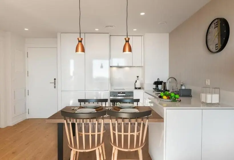 １ベッドルームアパートメント, Ahoy Apartments