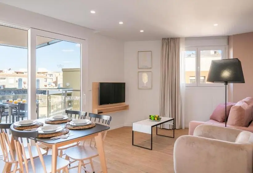 庭の見える１ベッドルームアパートメント, Ahoy Apartments