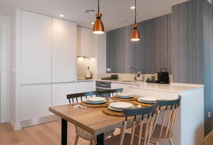 海の見える２ベッドルームアパートメント, Ahoy Apartments