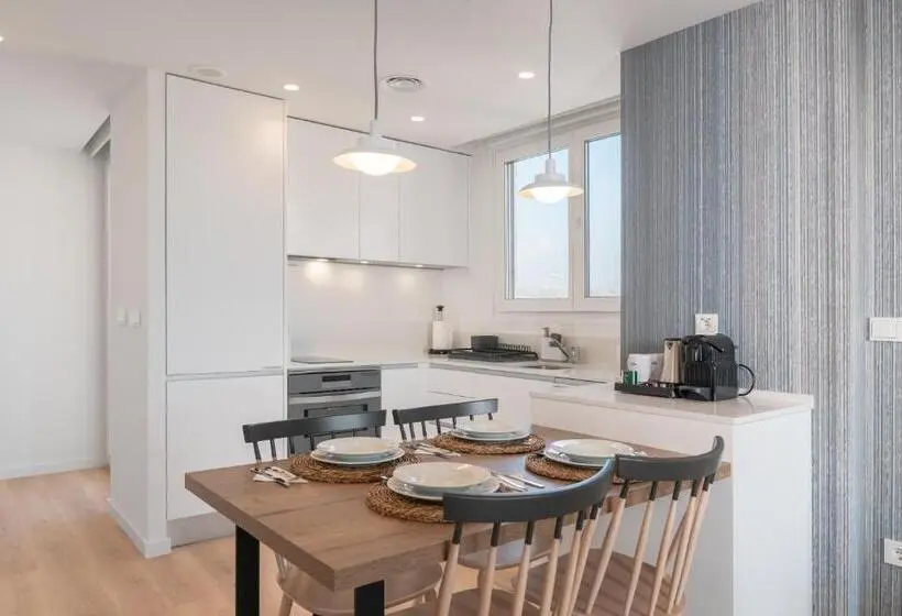 海の見える２ベッドルームアパートメント, Ahoy Apartments