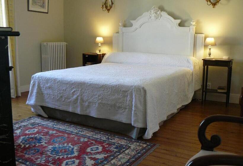 جناح سوبيريور, La Maison De Saumur