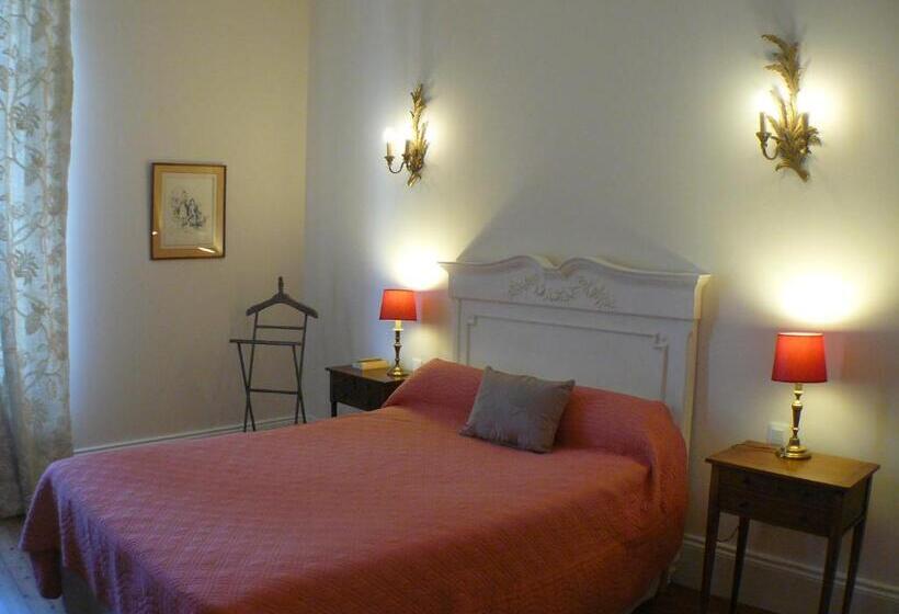 شقة غرفة واحدة, La Maison De Saumur