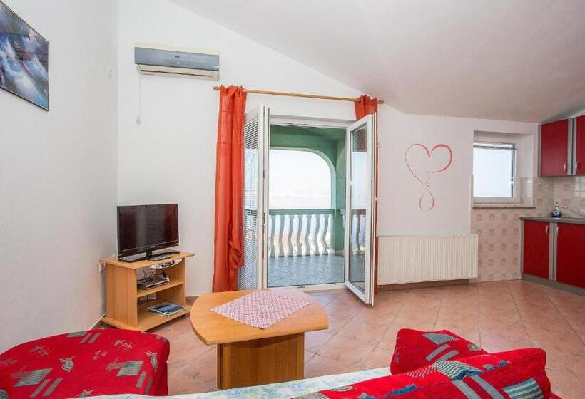 آپارتمان 1 خوابه, Apartments Bionda
