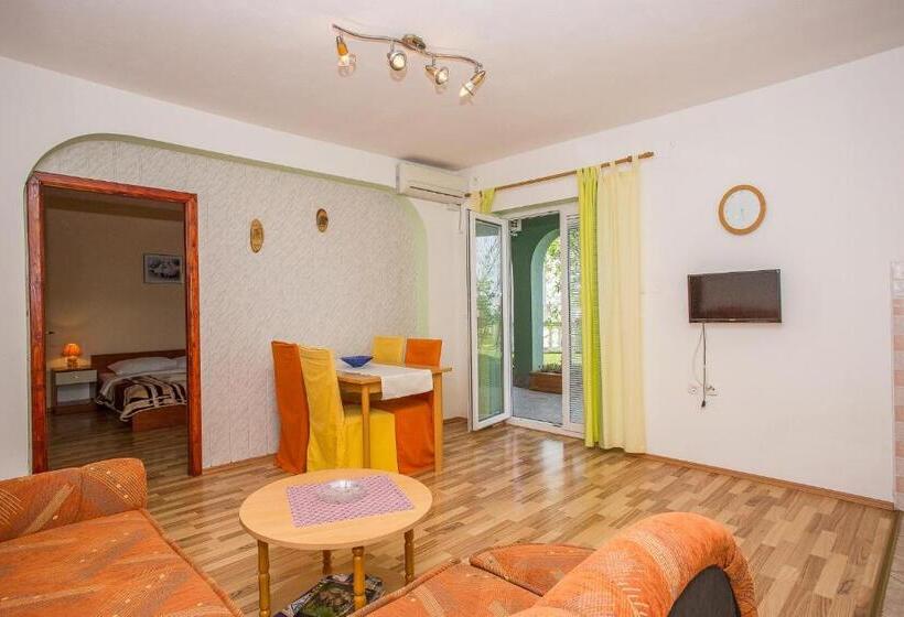 شقة غرفتين, Apartments Bionda