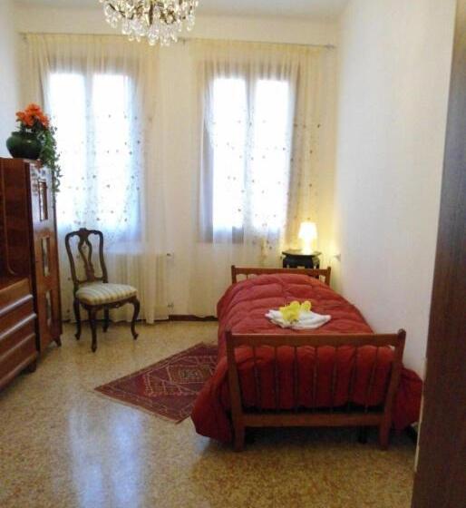 اتاق استاندارد یک تخته با سرویس بهداشتی مشترک, B&b Exclusive