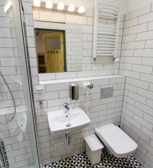 Quarto Quádruplo Standard, Pokoje Gościnne św. Anny