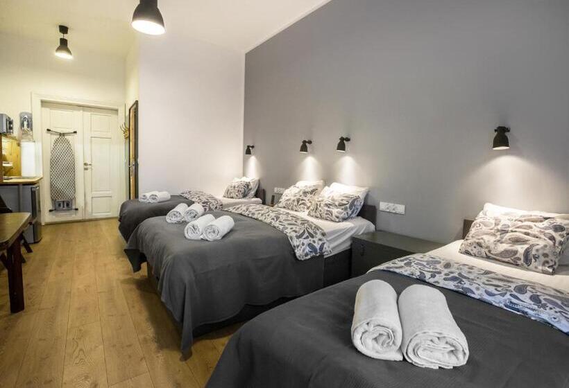 Quarto Familiar, Pokoje Gościnne św. Anny