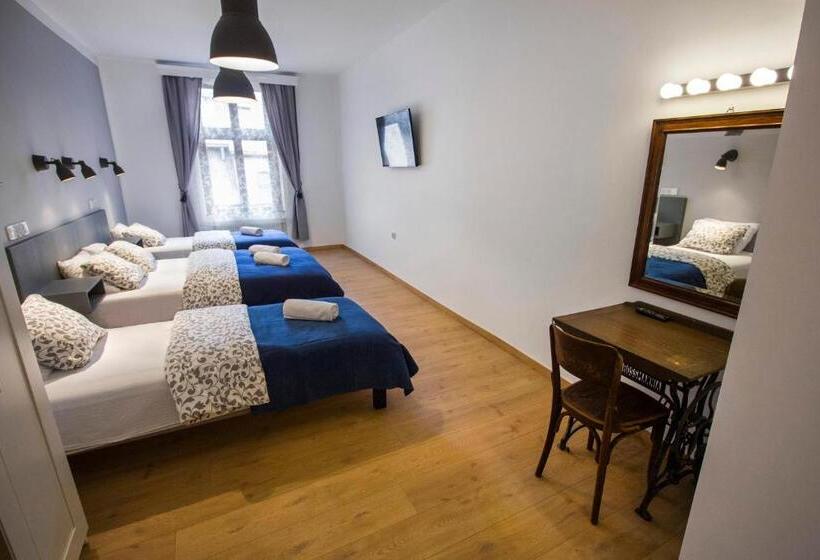 Premium Neljän Hengen Huone, Pokoje Gościnne św. Anny