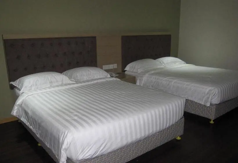 デラックスの４人部屋, Seri Simanggang