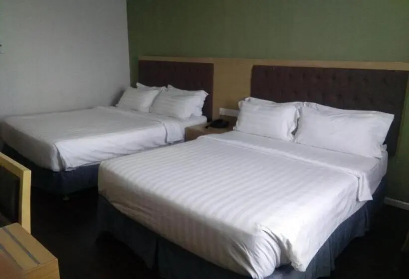 デラックスの４人部屋, Seri Simanggang
