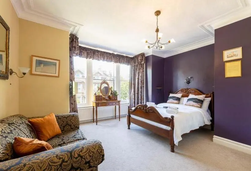 スーペリアールーム, Wynnstay House