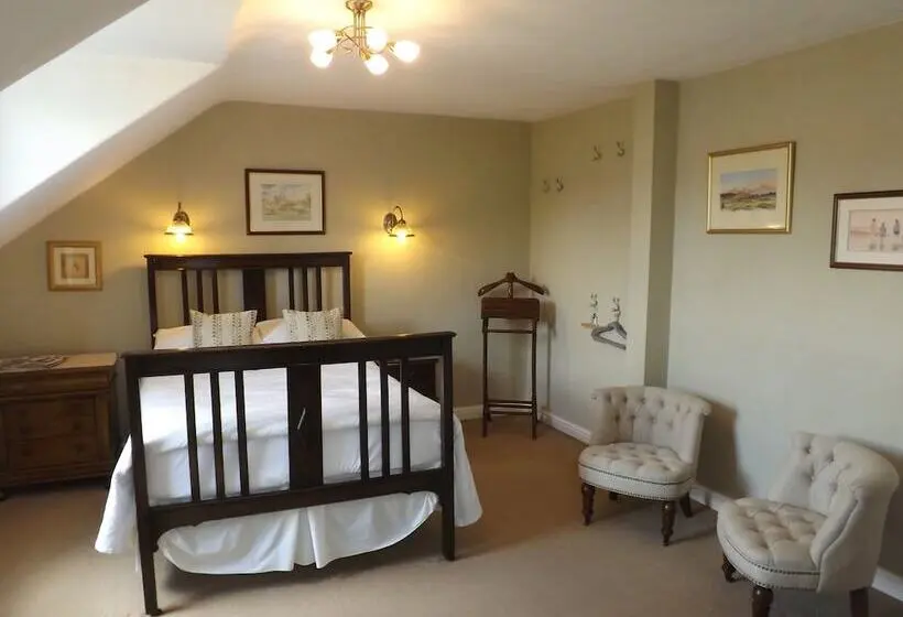 スタンダードルーム, Wynnstay House