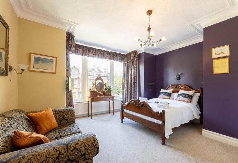 חדר סופריור, Wynnstay House