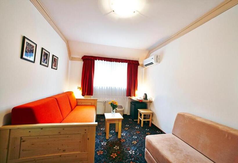 Economy Triple Room, Alp Pension