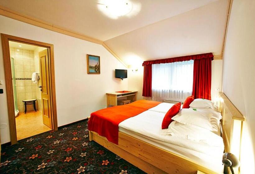 Economy Triple Room, Alp Pension