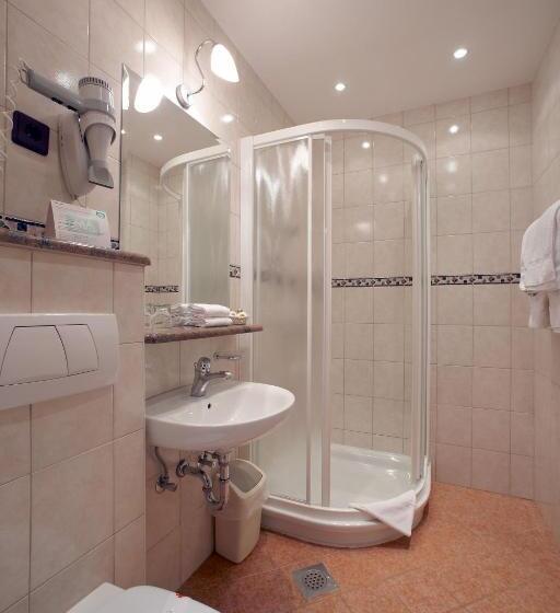 Economy Triple Room, Alp Pension