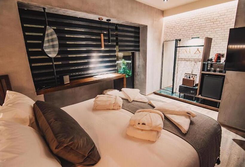 デラックスルーム, Project 3 Urban Chic