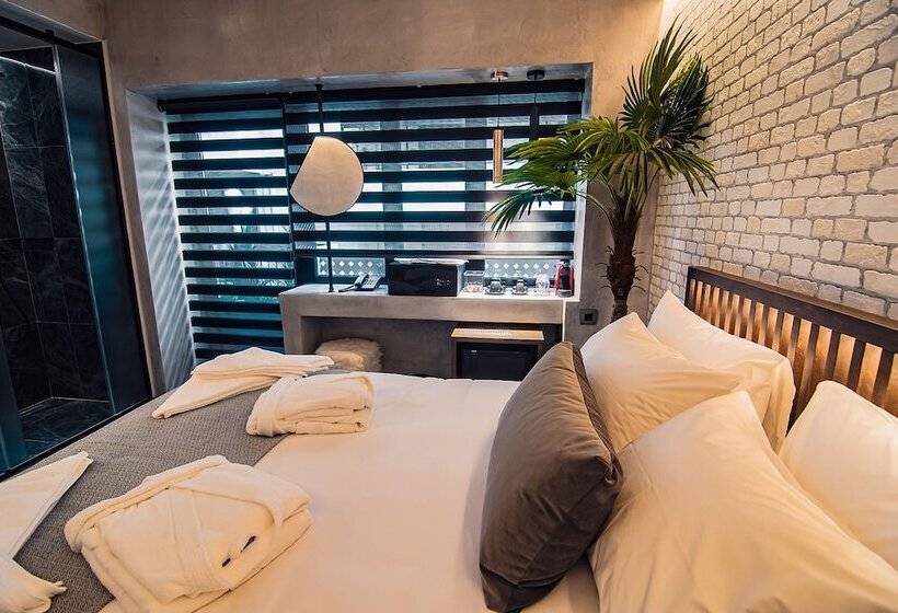 スタンダードルーム, Project 3 Urban Chic