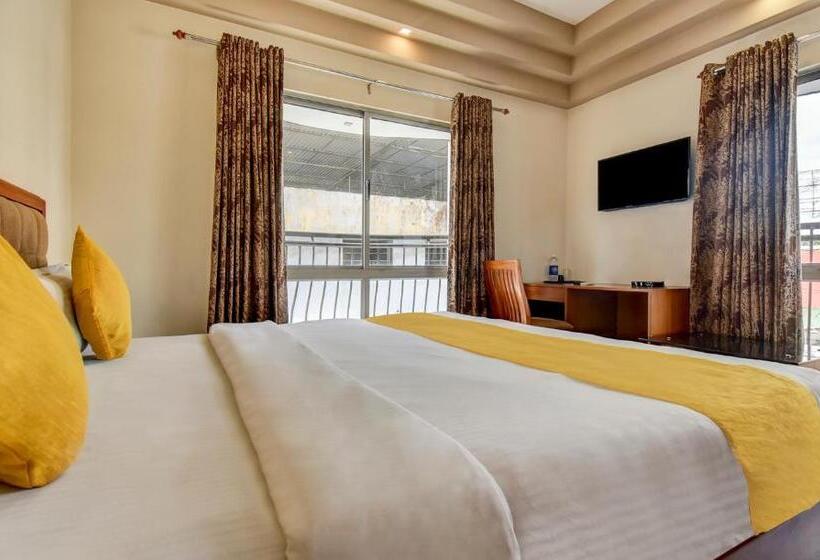 스탠다드 룸 킹사이즈 침대, Garden Inn