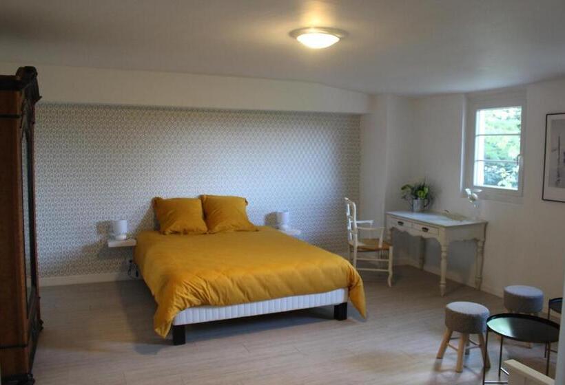 Семейный Номер Вид на Сад, Chateau La Loge