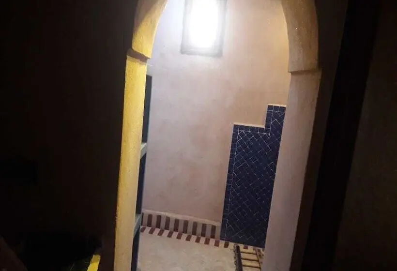スタンダードトリプルルーム, Camels House