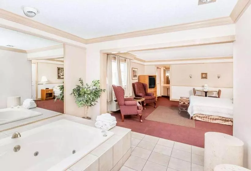 キングサイズベッドのデラックススイート, Knights Inn & Suites South Sioux City