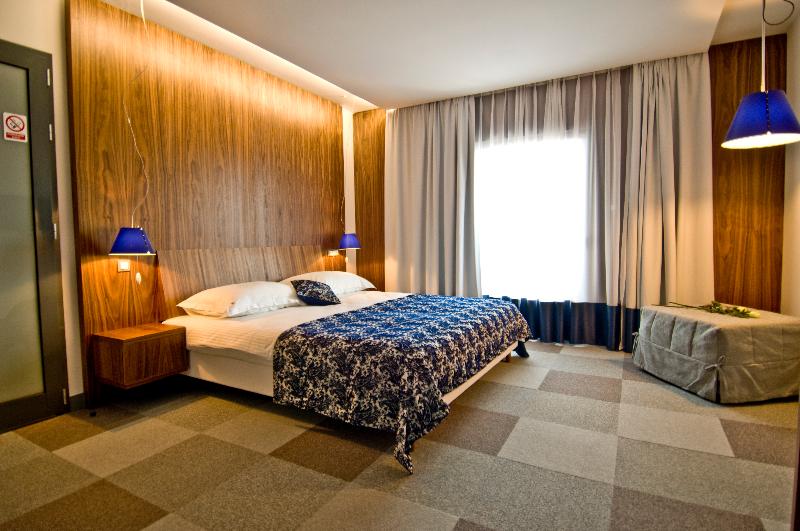 带大床的标准间, Knights Inn & Suites South Sioux City