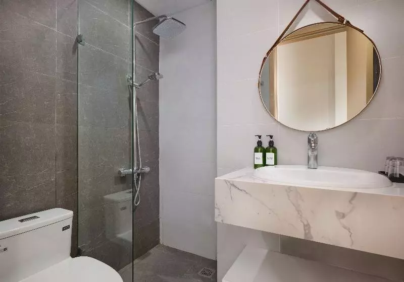 اتاق استاندارد با تخت دو نفره بزرگ, Radisson Hotel & Conference Center Rockford
