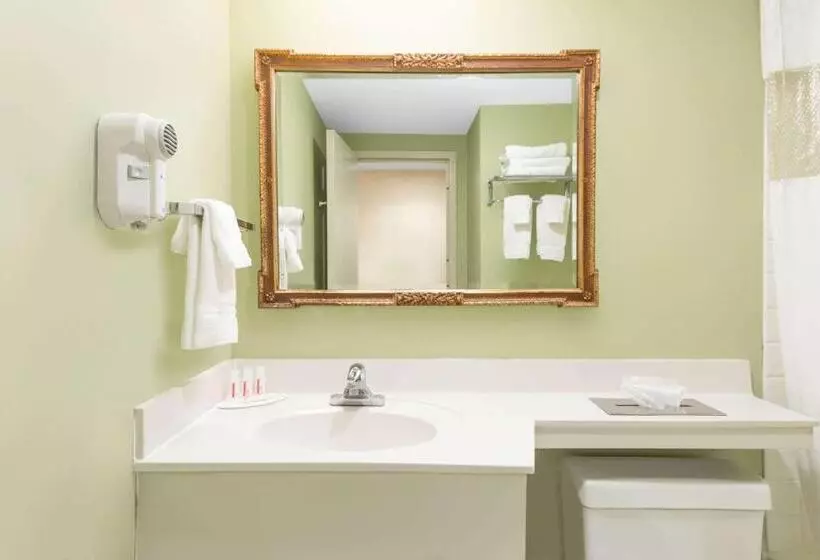 Deluxe Suite King Bed, Ramada By Wyndham Vandalia