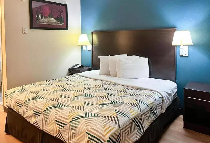 キングサイズベッドのスタンダードルーム, Studio 6 Suites Shreveport, La Industrial Loop