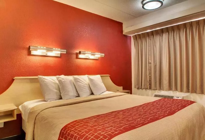 キングサイズベッドのスタンダードルーム, Red Roof Inn St Louis  Westport