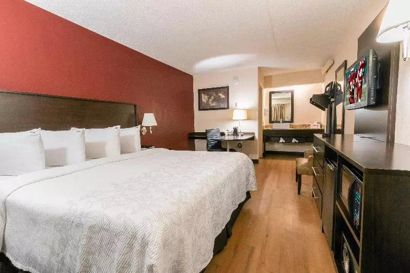 اتاق سوپریور با تخت بزرگ, Red Roof Inn Plus + Boston   Framingham