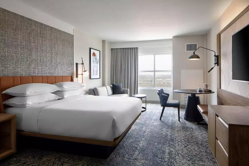 Club Room King Bed, Sheraton Fort Worth Downtown