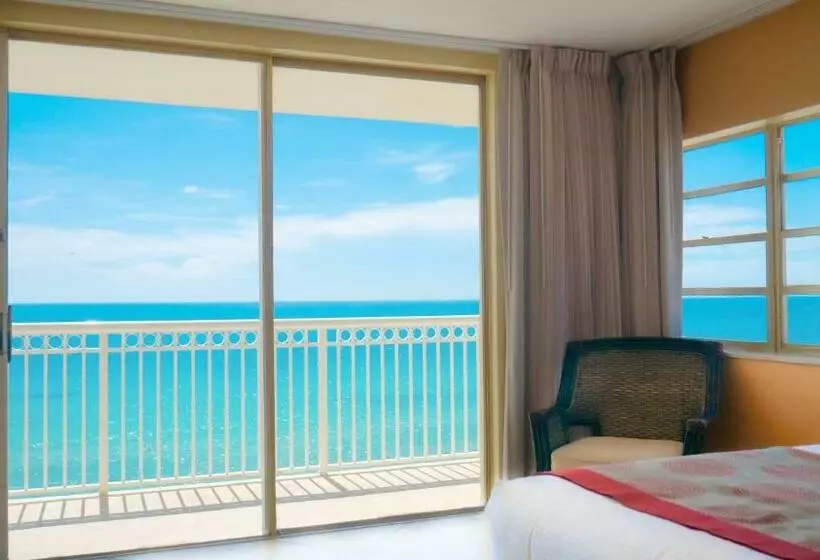 اتاق استاندارد با چشم‌انداز, Ramada Plaza By Wyndham Marco Polo Beach Resort