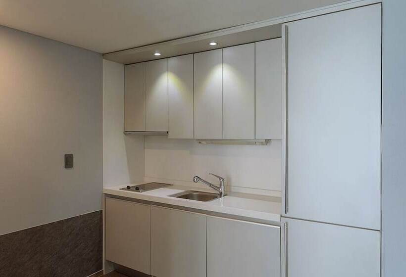 اتاق لوکس با چشمانداز دریا, Sun Cloud