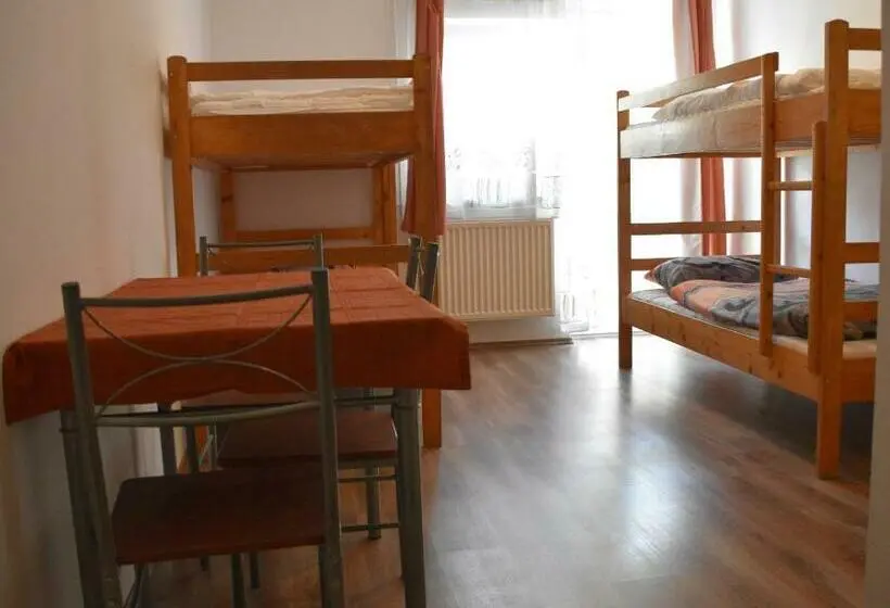 スタンダード４人部屋, Tihany Község önkormányzat   Ifjúsági Szállás