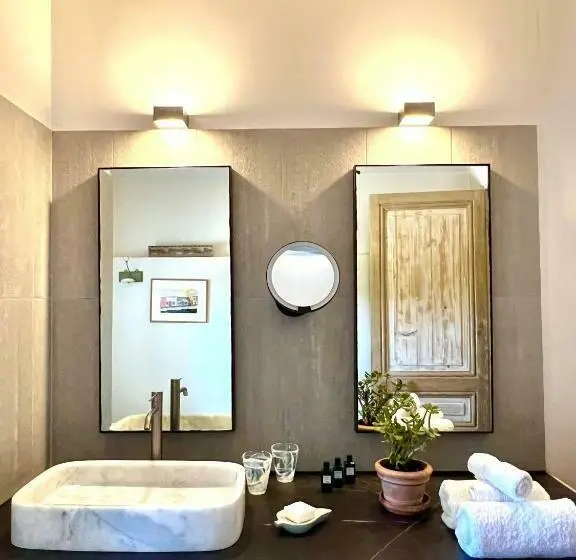 Suite Deluxe, Le Pavillon De Galon