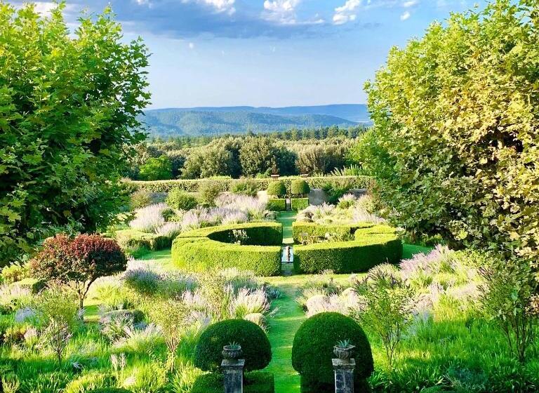 جناح ديلوكس, Le Pavillon De Galon