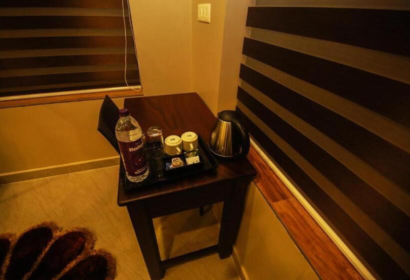 סוויטת ג'וניור, Ceecee Grand Resort