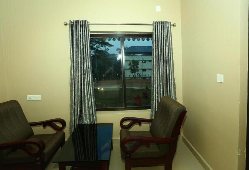 חדר משפחתי דלוקס, Ceecee Grand Resort