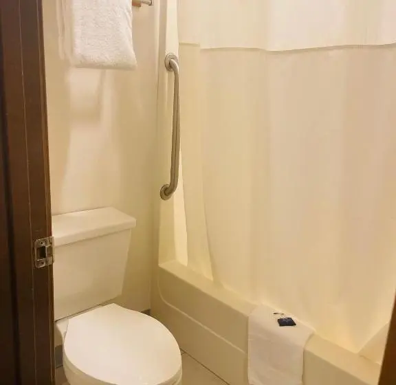 キングサイズベッドのスタンダードルーム, America S Best Value Inn Sandpoint