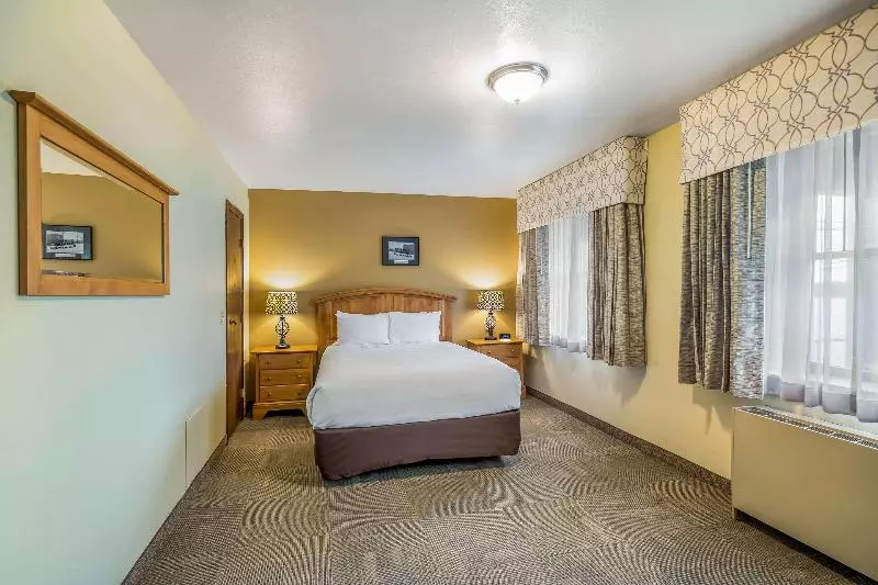 スイート, Clarion Hotel & Suites Fairbanks Near Ft Wainwright