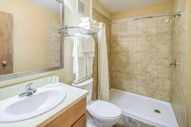 スイート, Clarion Hotel & Suites Fairbanks Near Ft Wainwright