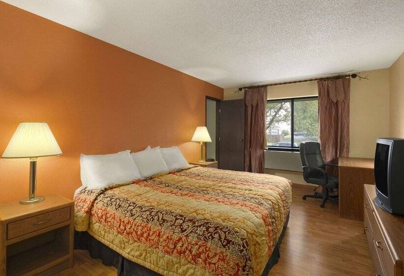 Студия Deluxe, Days Inn & Suites By Wyndham Stevens Point