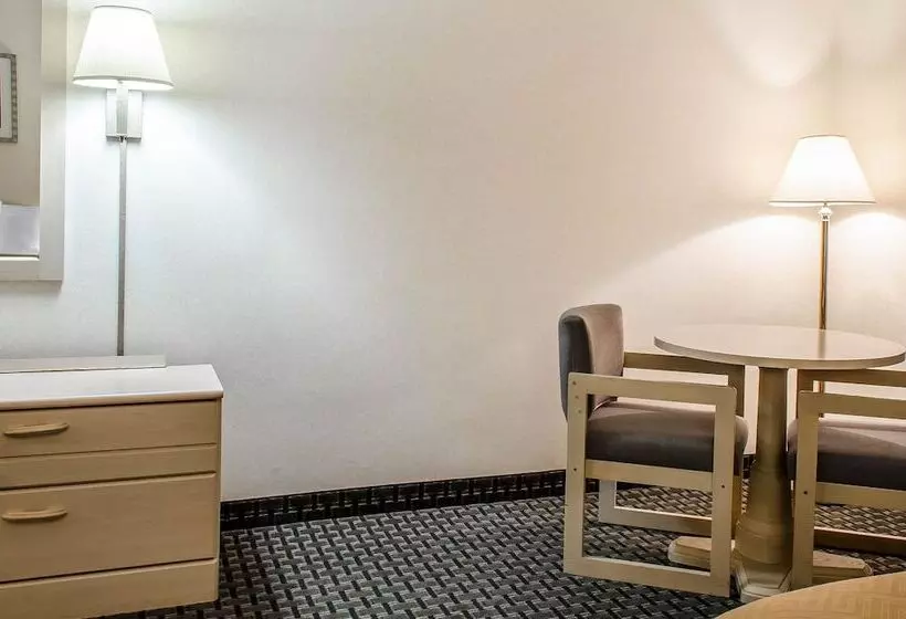 ２ダブルベッドのスタンダードルーム, Rodeway Inn State College  Near University