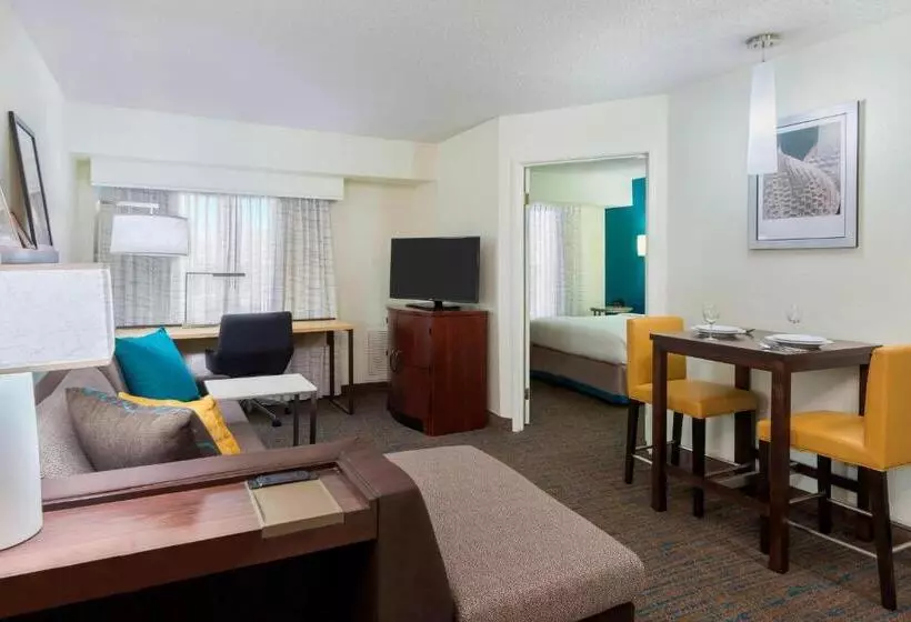 キングサイズベッドのスイートルーム, Residence Inn Tallahassee North I 10 Capital Circle