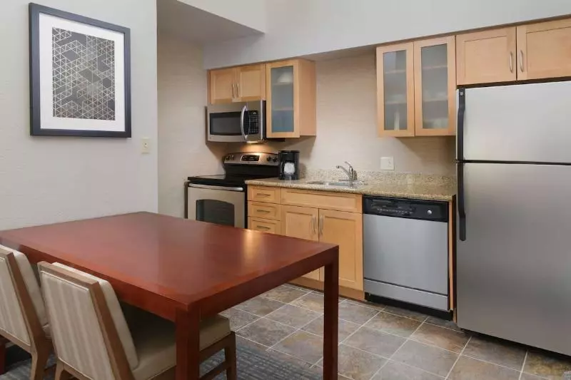 Sviitti Liikuntarajoitteisille, Sonesta Es Suites Albuquerque