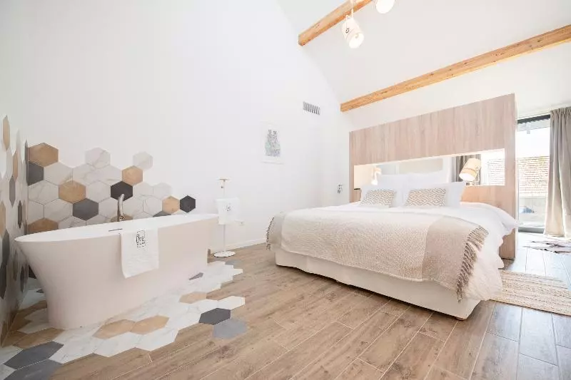 身障者適用スイートルーム, Sonesta Es Suites Detroit Warren